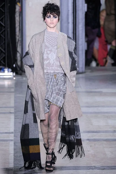 Look 7